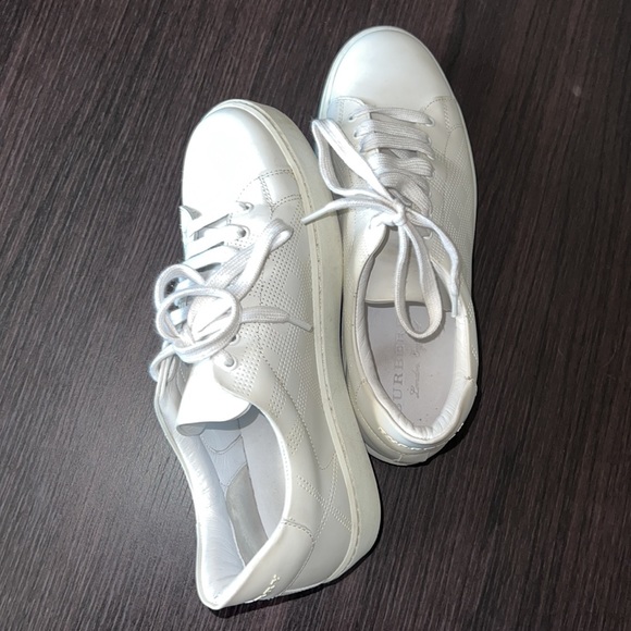Burberry Leather sneakers - Picture 2 of 9